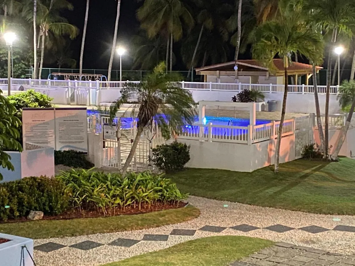 Hobie Oceanfront Apartment At Isla Verde San Juan