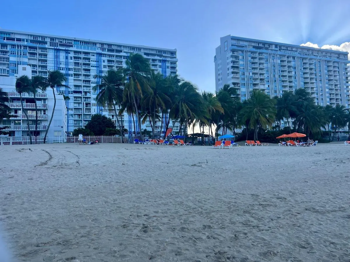 Hobie Oceanfront Apartment At Isla Verde San Juan