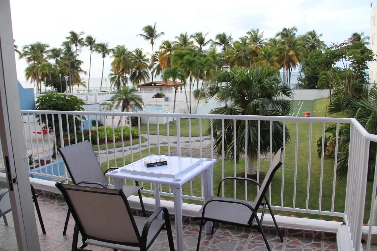 Hobie Oceanfront Apartment At Isla Verde San Juan